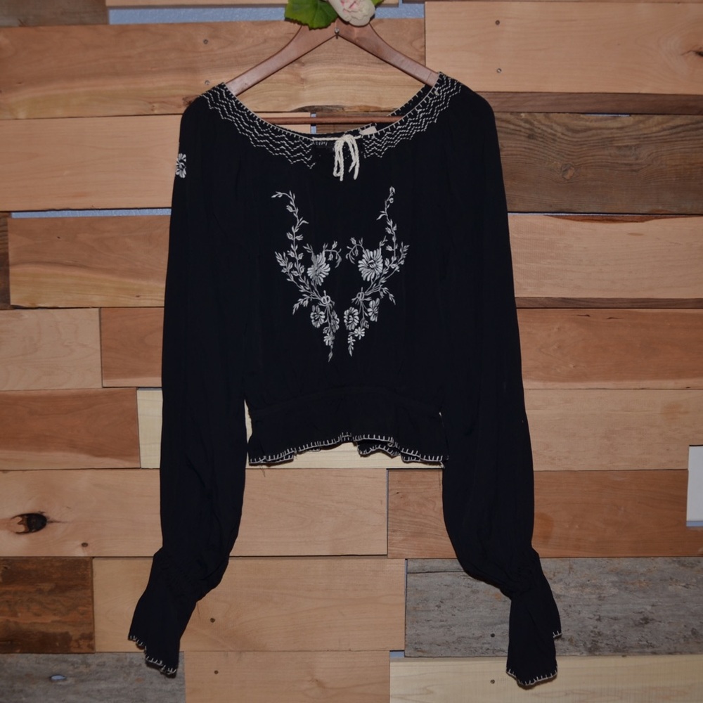 Betsy Johnson | Long Sleeve Blouse